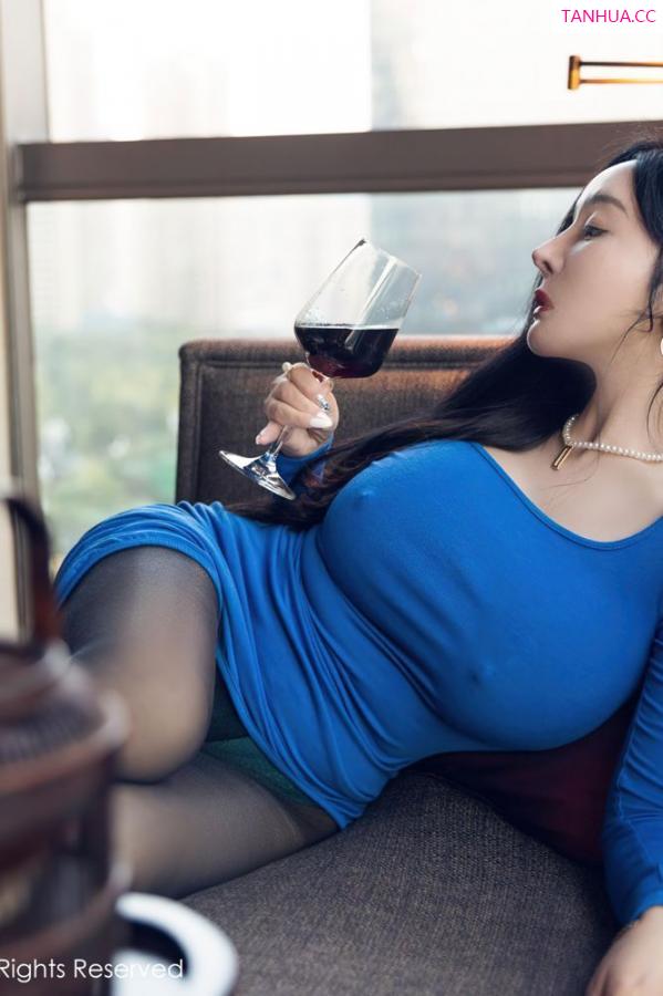 允薾  [XiuRen秀人网]高清写真图 2022.01.21 No.4496 允薾第4张图片